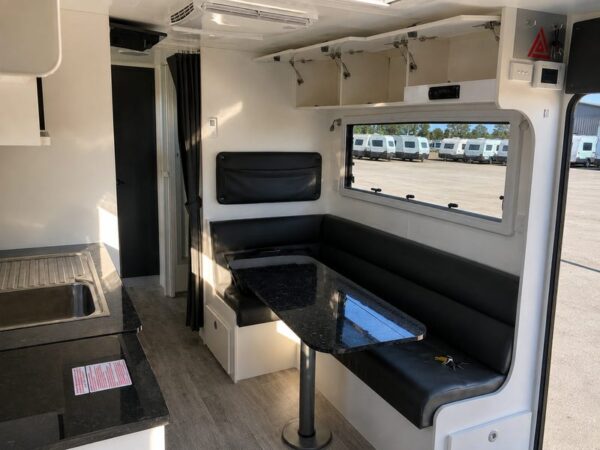 2021 New Age Road Owl 21ROBE COMFORT PLUS — photo 11