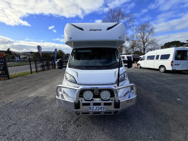 2021 Jayco Conquest — photo 2