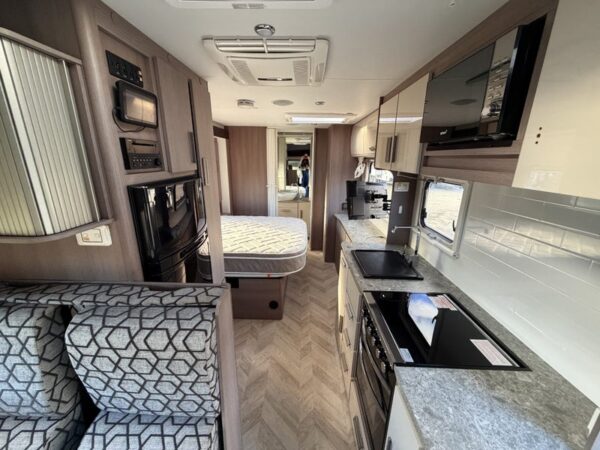 2021 Jayco Conquest — photo 10