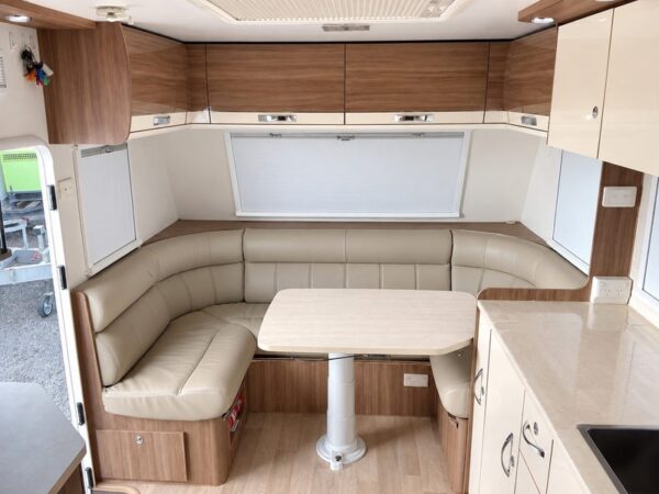 Jayco Silverline OUTBACK CLUB LOUNGE — photo 8