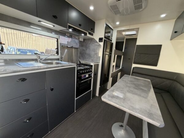 2022 Xplore RV: photo 8