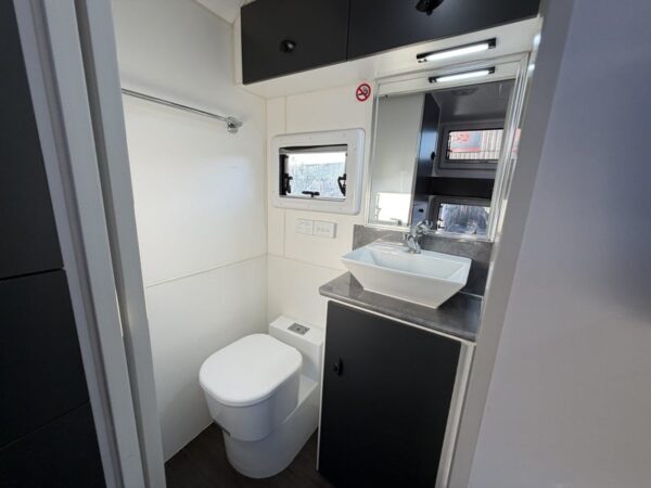 2022 Xplore RV: photo 12