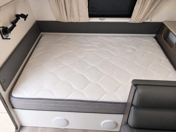 2022 Jayco Journey: photo 8