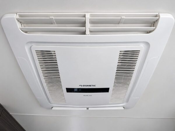 2022 Jayco Journey: photo 9