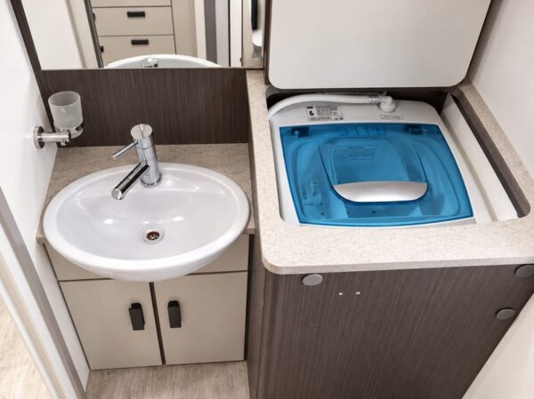2022 Jayco Journey: photo 10 of 10